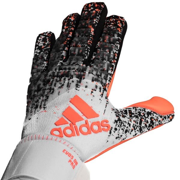 Edwin van der sar top gloves